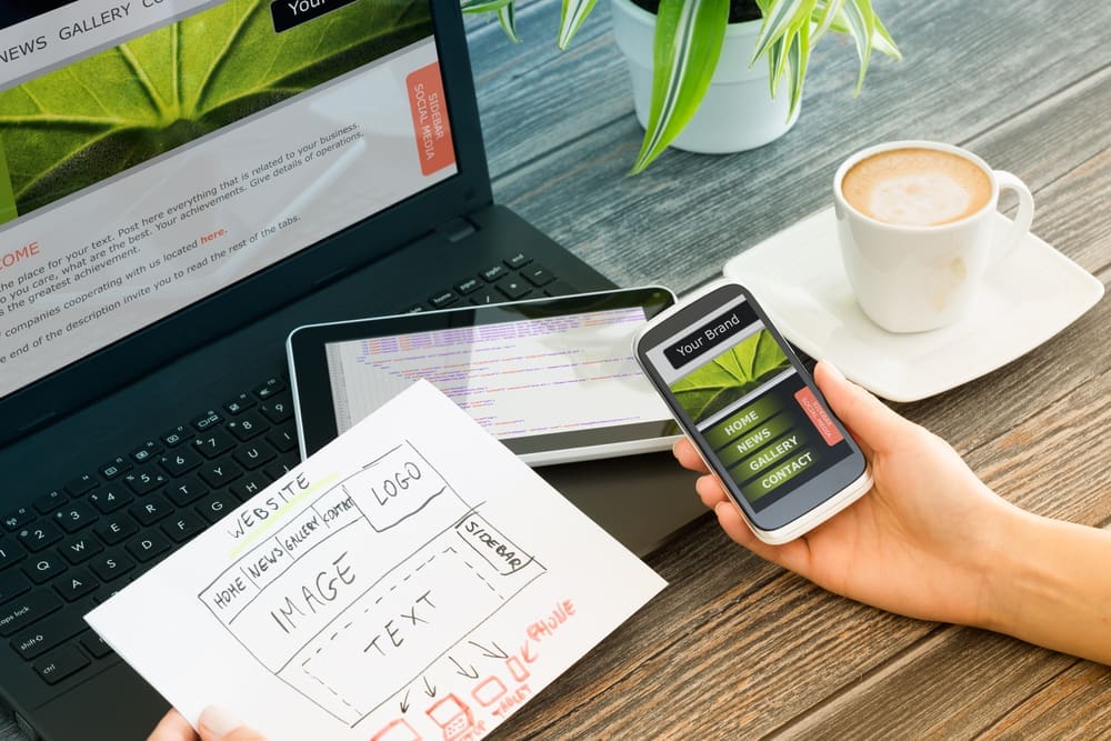 Designer's,Desk,With,Responsive,Web,Design,Concept.