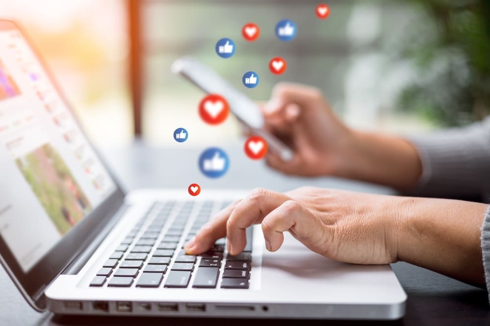 Social,Media,Concept.,Young,Female,Using,Smart,Phone,,Business,Woman